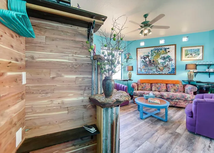 Apartment Amazing Views & On-site Hiking: