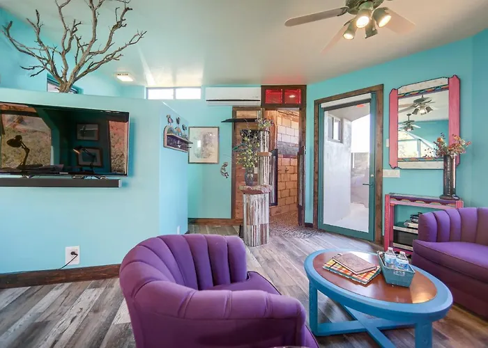 Apartment Amazing Views & On-site Hiking: