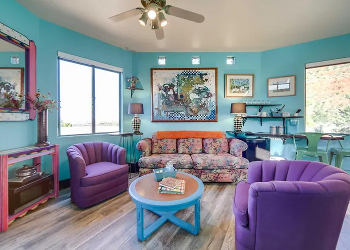 Amazing Views & On-site Hiking: Apartment