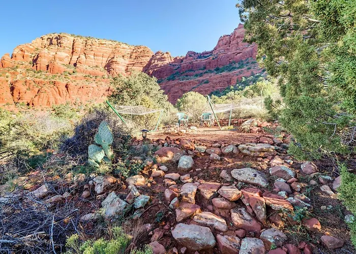 Amazing Views & On-site Hiking: * Sedona