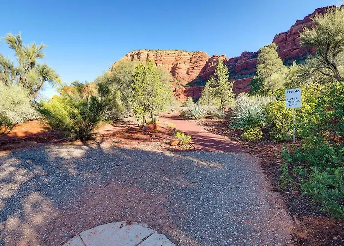 Apartment Amazing Views & On-site Hiking: *